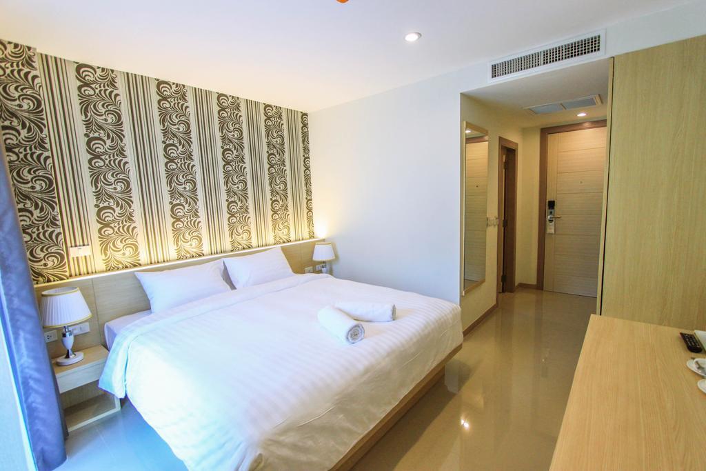 Ocean And Ole Patong Hotel Habitación foto