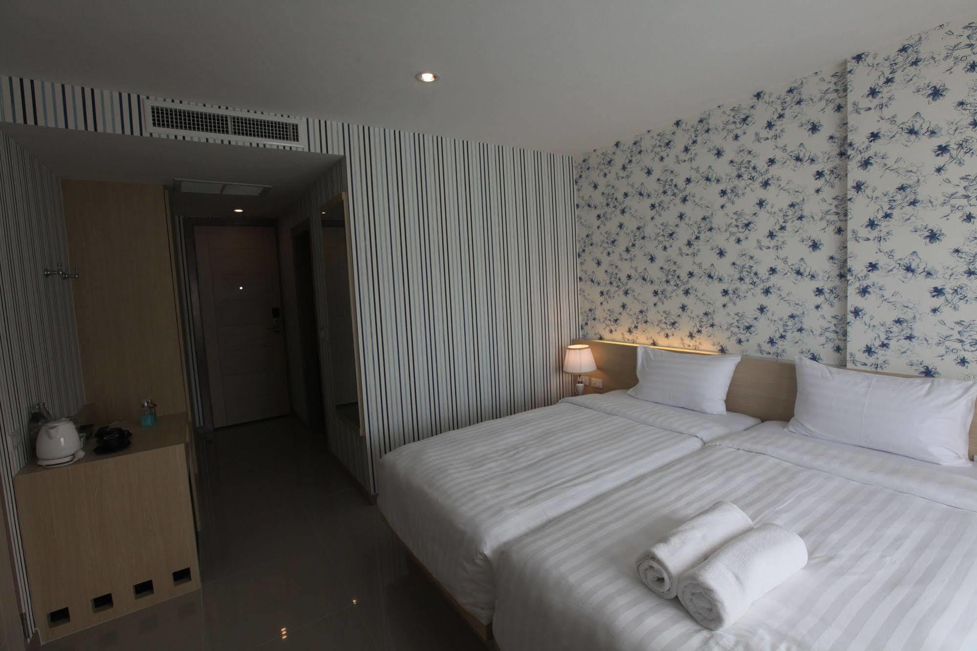 Ocean And Ole Patong Hotel Exterior foto